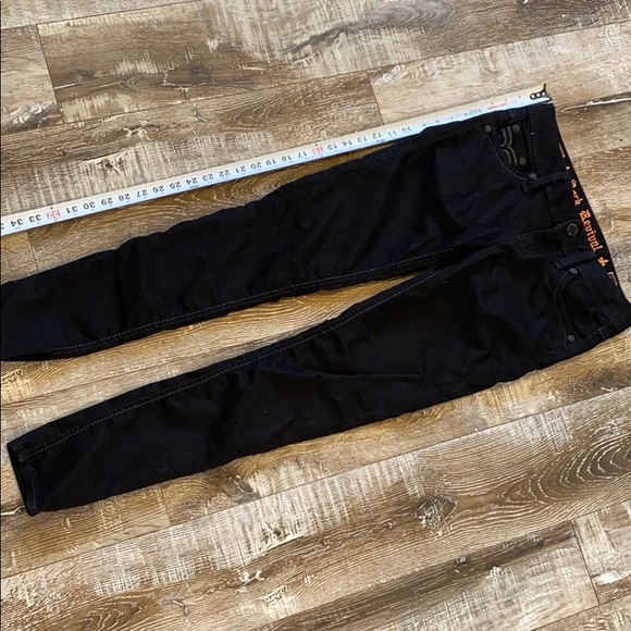 Black ROCKS - Picture 2 of 4